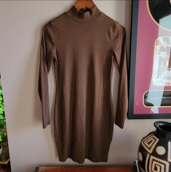 Beautiful! Old Navy Rib-Knit Mini Dress Long Sleeve Brown/Chocolate Size Small - Picture 1 of 4